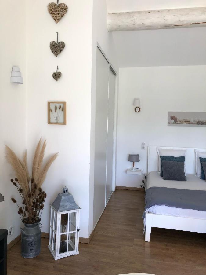 Gites Dans Mas En Pierres Robion en Luberon Екстер'єр фото